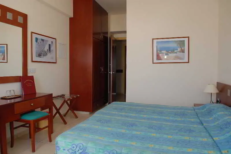 Iris Beach Hotel Protaras